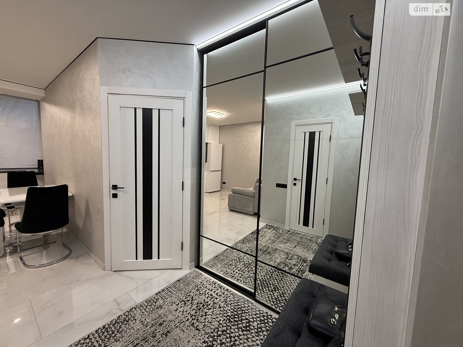 двухкомнатная квартира в Тернополе, район Старый парк, на ул. Зеленая 3 в аренду на долгий срок помесячно фото 1 двухкомнатная квартира в Тернополе, район Старый парк, на ул. Зеленая 3 в аренду на долгий срок помесячно фото 1