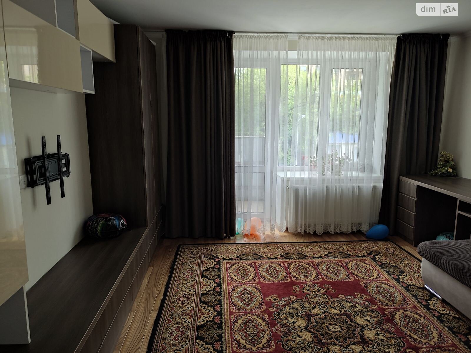 трехкомнатная квартира в Тернополе, на ул. Тарнавского Мирона Генерала в аренду на долгий срок помесячно фото 1
