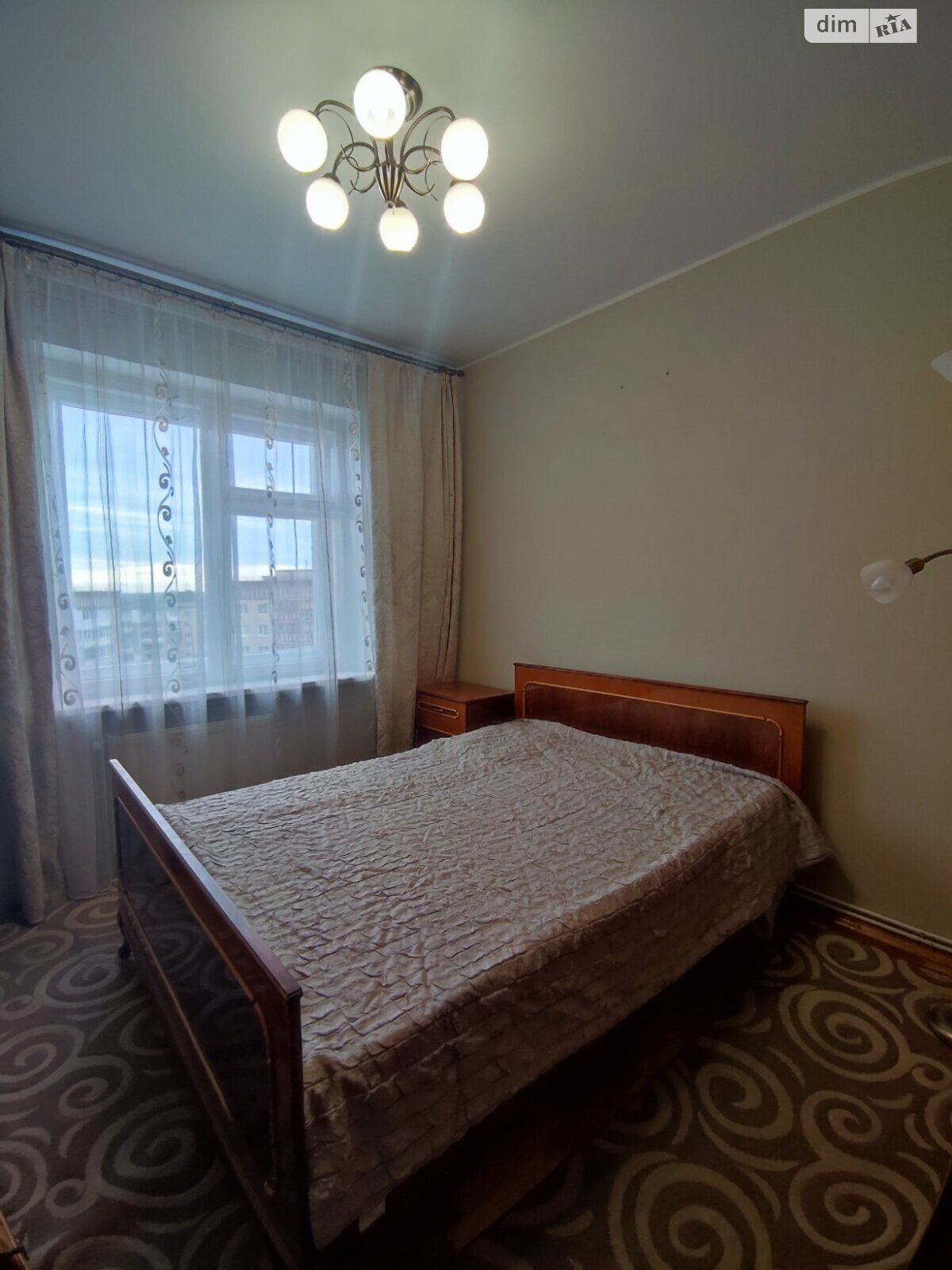 трехкомнатная квартира в Тернополе, район Тинда, на ул. 15-го Апреля в аренду на долгий срок помесячно фото 1