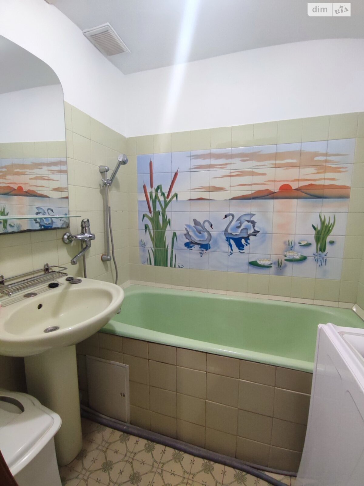 трехкомнатная квартира в Тернополе, район Тинда, на ул. 15-го Апреля в аренду на долгий срок помесячно фото 1