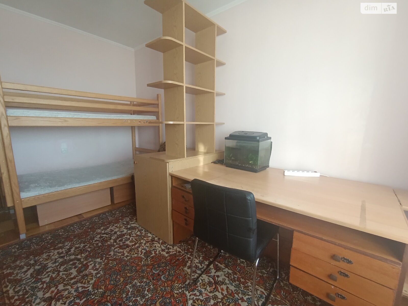 трехкомнатная квартира в Тернополе, район Тинда, на ул. 15-го Апреля в аренду на долгий срок помесячно фото 1