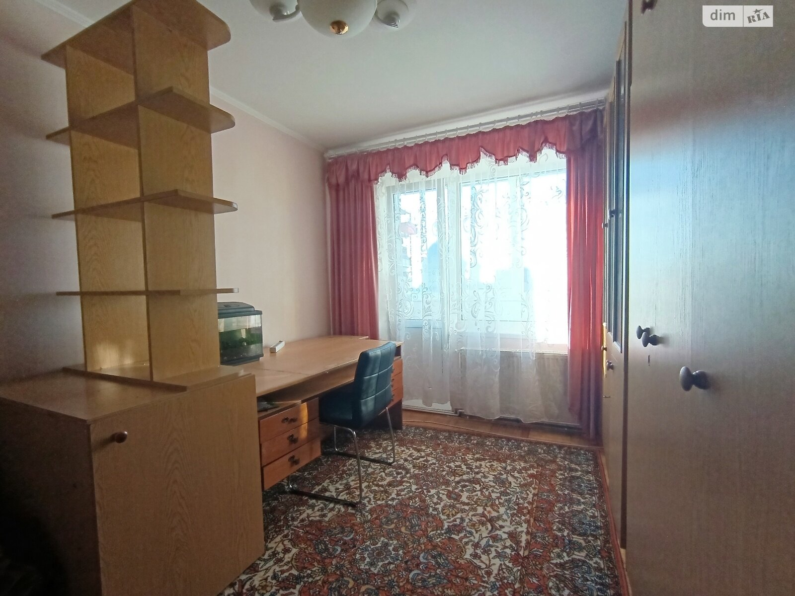 трехкомнатная квартира в Тернополе, район Тинда, на ул. 15-го Апреля в аренду на долгий срок помесячно фото 1