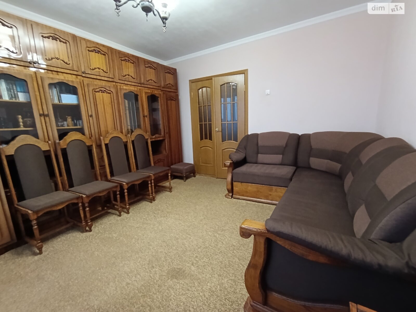 трехкомнатная квартира в Тернополе, район Тинда, на ул. 15-го Апреля в аренду на долгий срок помесячно фото 1