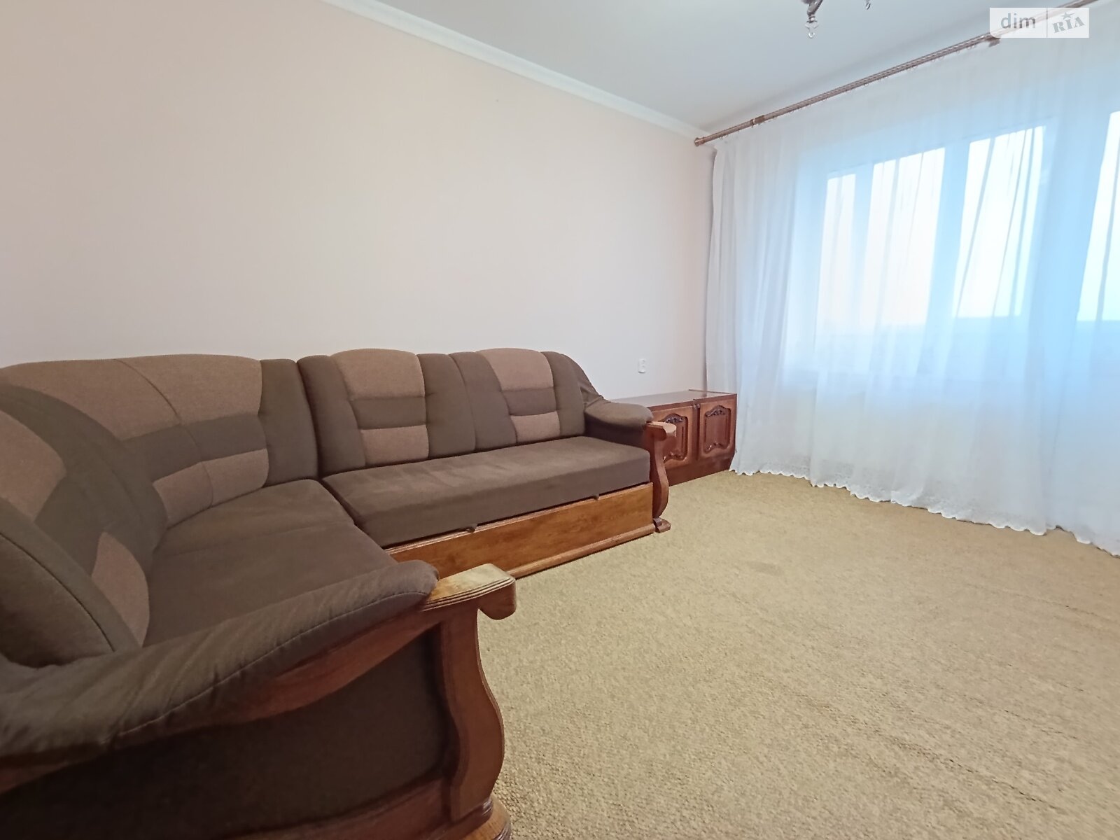 трехкомнатная квартира в Тернополе, район Тинда, на ул. 15-го Апреля в аренду на долгий срок помесячно фото 1