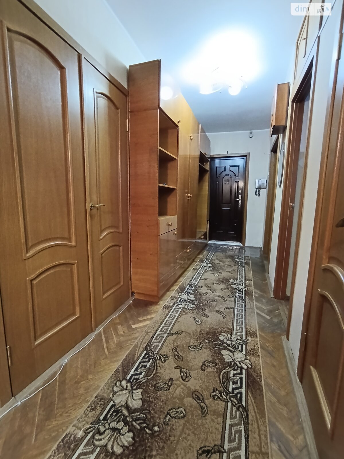 трехкомнатная квартира в Тернополе, район Тинда, на ул. 15-го Апреля в аренду на долгий срок помесячно фото 1