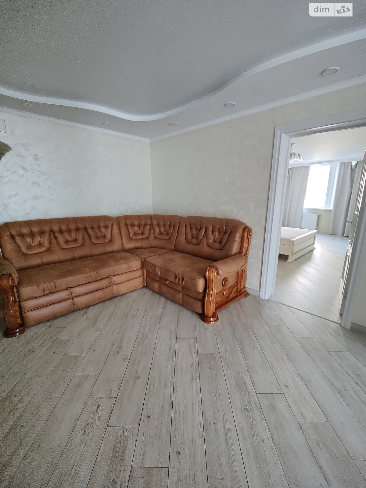 трехкомнатная квартира с мебелью в Тернополе, район Центр, на ул. Белогорская в аренду на долгий срок помесячно фото 1