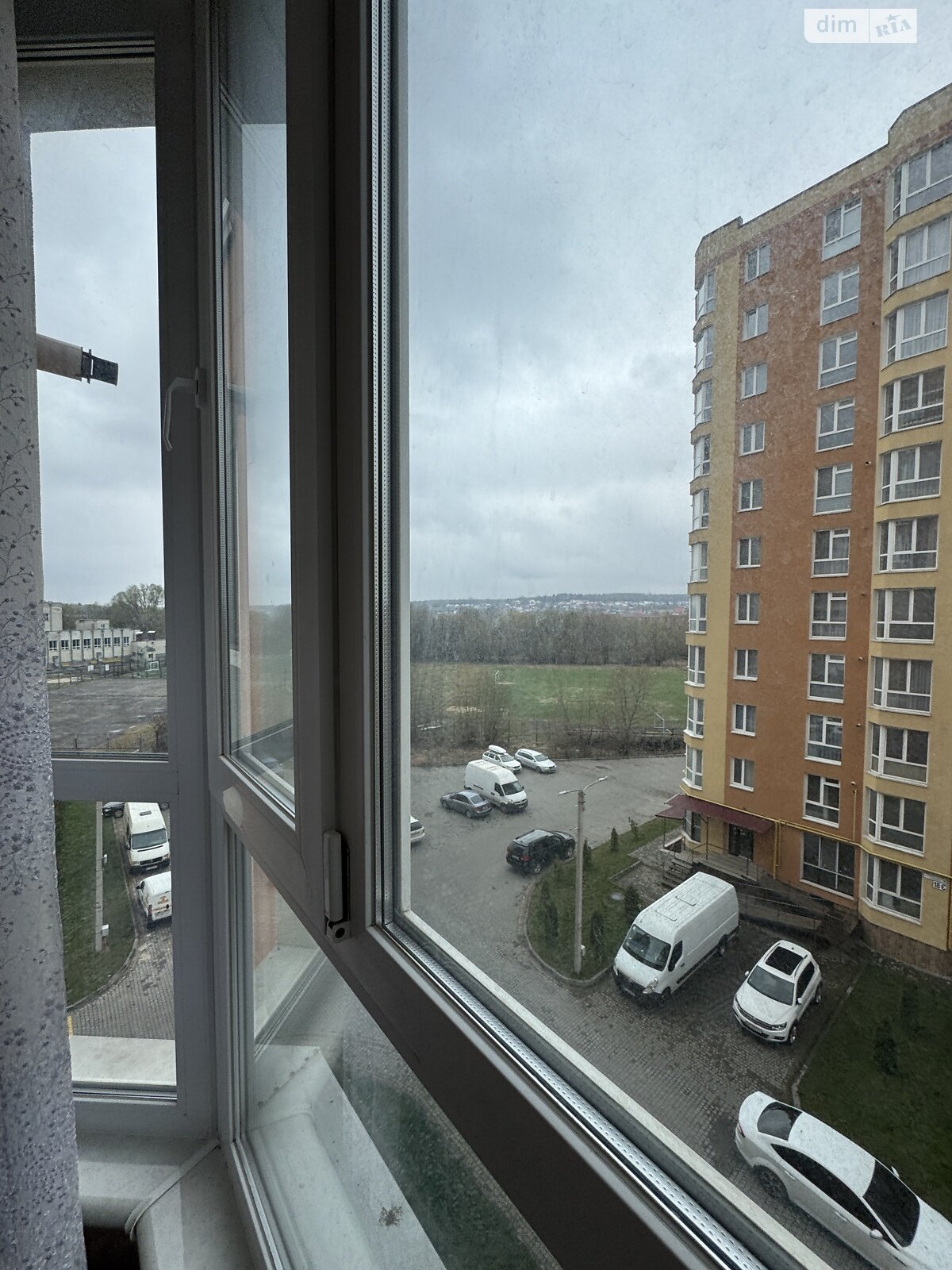 однокімнатна квартира в Тернополі, район Центр, на вул. Білогірська 18Є в довготривалу оренду помісячно фото 1 однокімнатна квартира в Тернополі, район Центр, на вул. Білогірська 18Є в довготривалу оренду помісячно фото 1