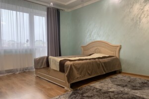 трехкомнатная квартира в Тернополе, район Центр, на ул. Бродовская в аренду на долгий срок помесячно фото 2
