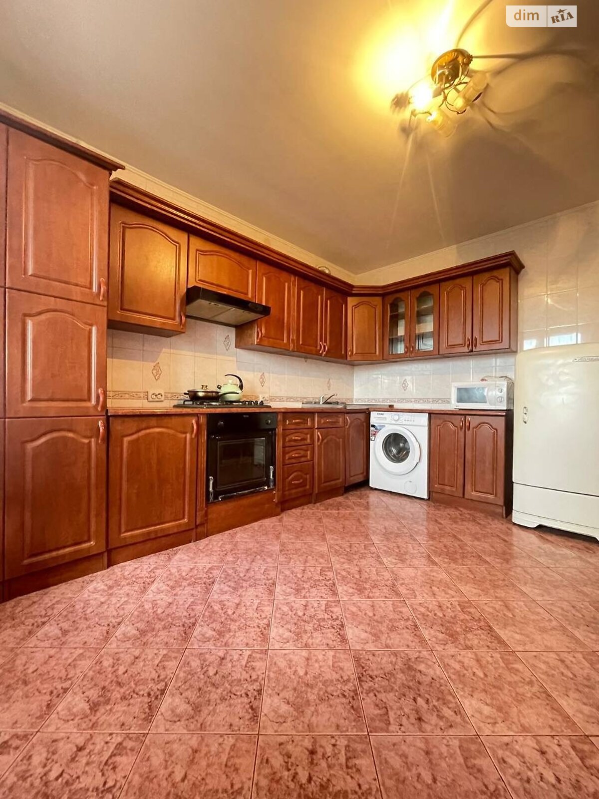 трехкомнатная квартира в Тернополе, район Центр, на ул. Черновецкая в аренду на долгий срок помесячно фото 1 трехкомнатная квартира в Тернополе, район Центр, на ул. Черновецкая в аренду на долгий срок помесячно фото 1