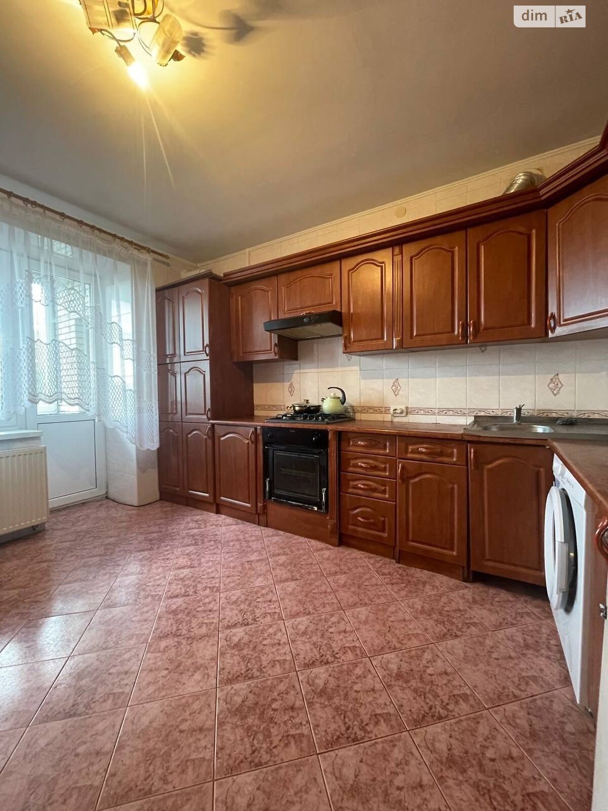 трехкомнатная квартира в Тернополе, район Центр, на ул. Черновецкая в аренду на долгий срок помесячно фото 1 трехкомнатная квартира в Тернополе, район Центр, на ул. Черновецкая в аренду на долгий срок помесячно фото 1