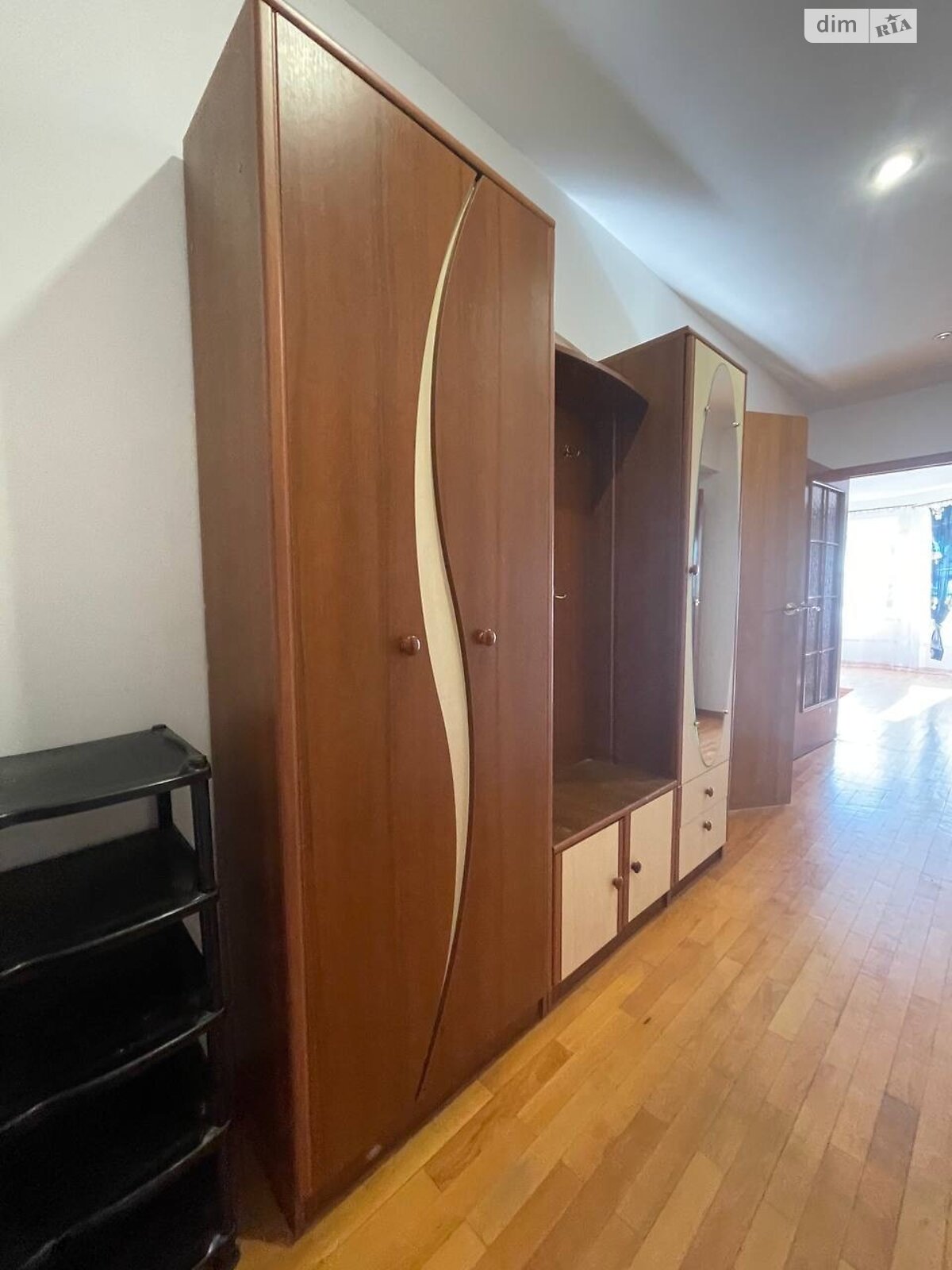 трехкомнатная квартира в Тернополе, район Центр, на ул. Черновецкая в аренду на долгий срок помесячно фото 1 трехкомнатная квартира в Тернополе, район Центр, на ул. Черновецкая в аренду на долгий срок помесячно фото 1