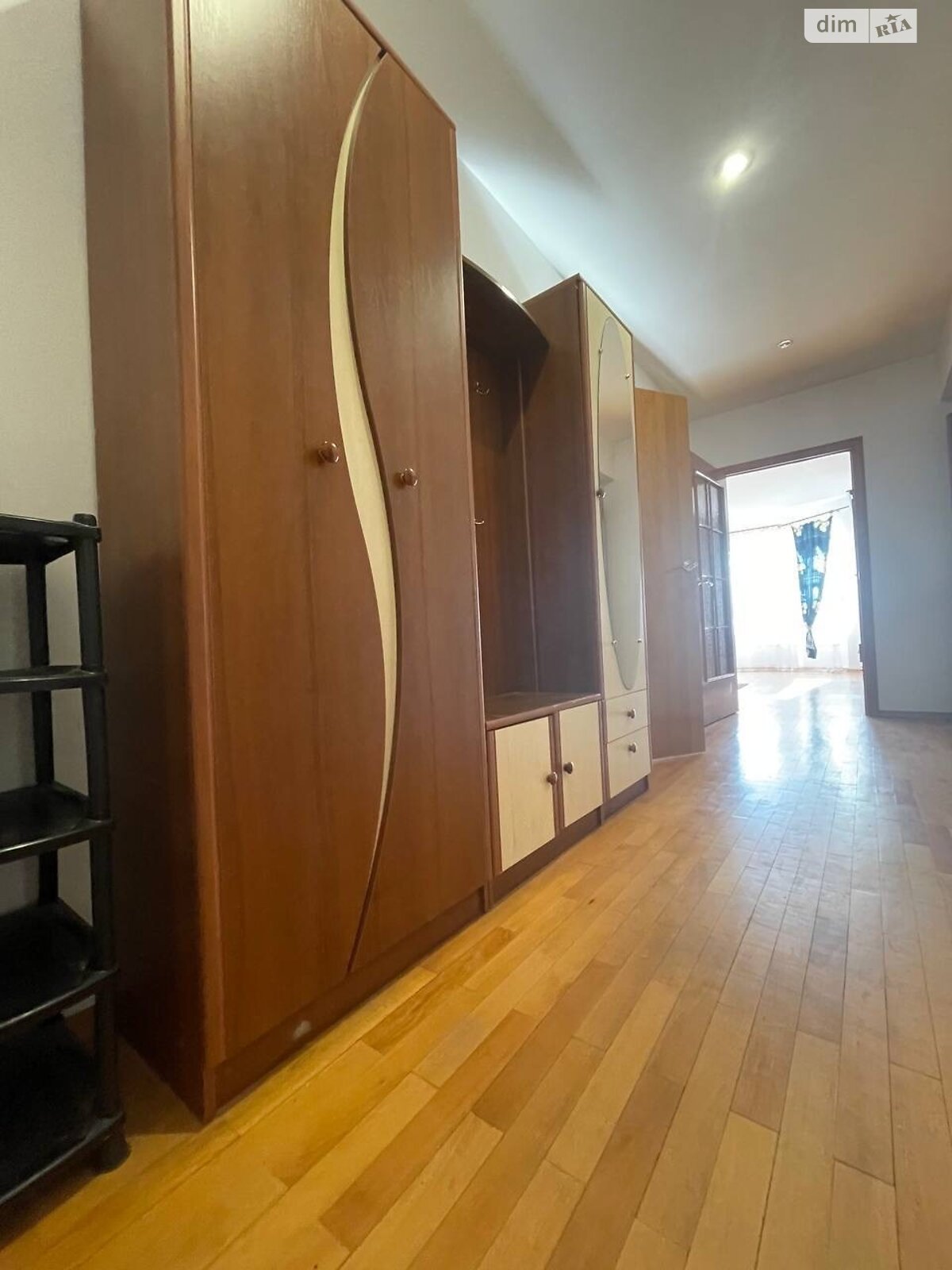 трехкомнатная квартира в Тернополе, район Центр, на ул. Черновецкая в аренду на долгий срок помесячно фото 1 трехкомнатная квартира в Тернополе, район Центр, на ул. Черновецкая в аренду на долгий срок помесячно фото 1