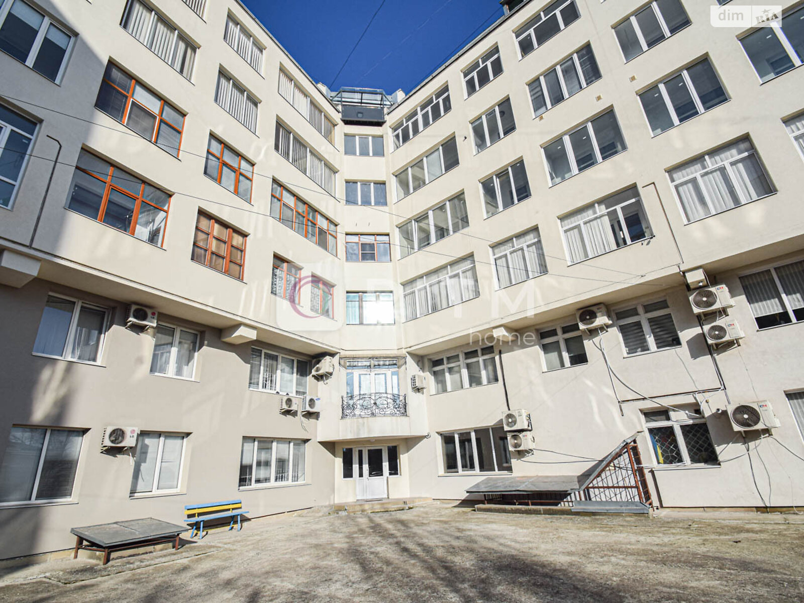 трикімнатна квартира в Тернополі, район Центр, на вул. Франка Івана 23 в довготривалу оренду помісячно фото 1 трикімнатна квартира в Тернополі, район Центр, на вул. Франка Івана 23 в довготривалу оренду помісячно фото 1