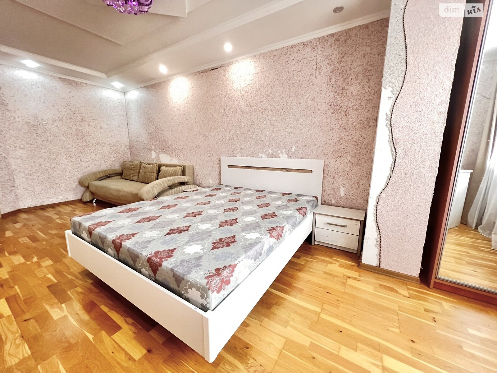 двокімнатна квартира в Тернополі, район Центр, на вул. Хмельницького Богдана в довготривалу оренду помісячно фото 1 двокімнатна квартира в Тернополі, район Центр, на вул. Хмельницького Богдана в довготривалу оренду помісячно фото 1