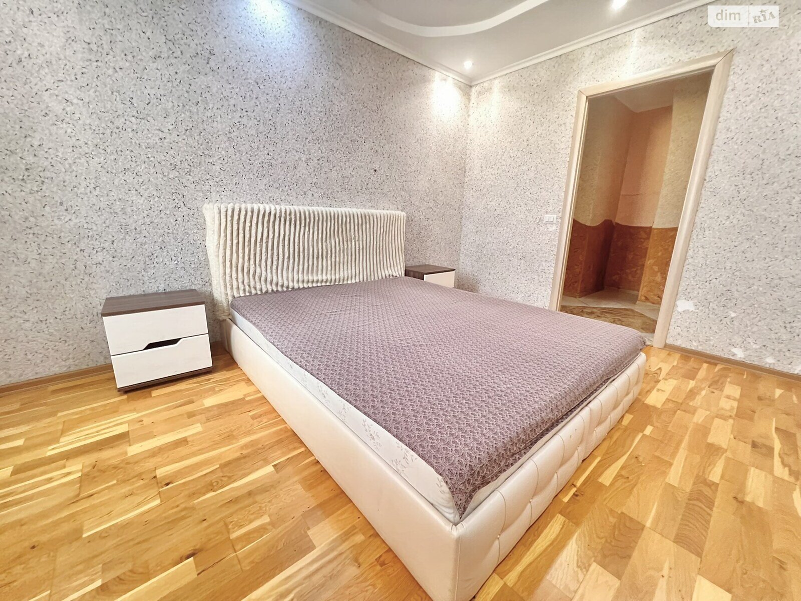 двокімнатна квартира в Тернополі, район Центр, на вул. Хмельницького Богдана в довготривалу оренду помісячно фото 1 двокімнатна квартира в Тернополі, район Центр, на вул. Хмельницького Богдана в довготривалу оренду помісячно фото 1