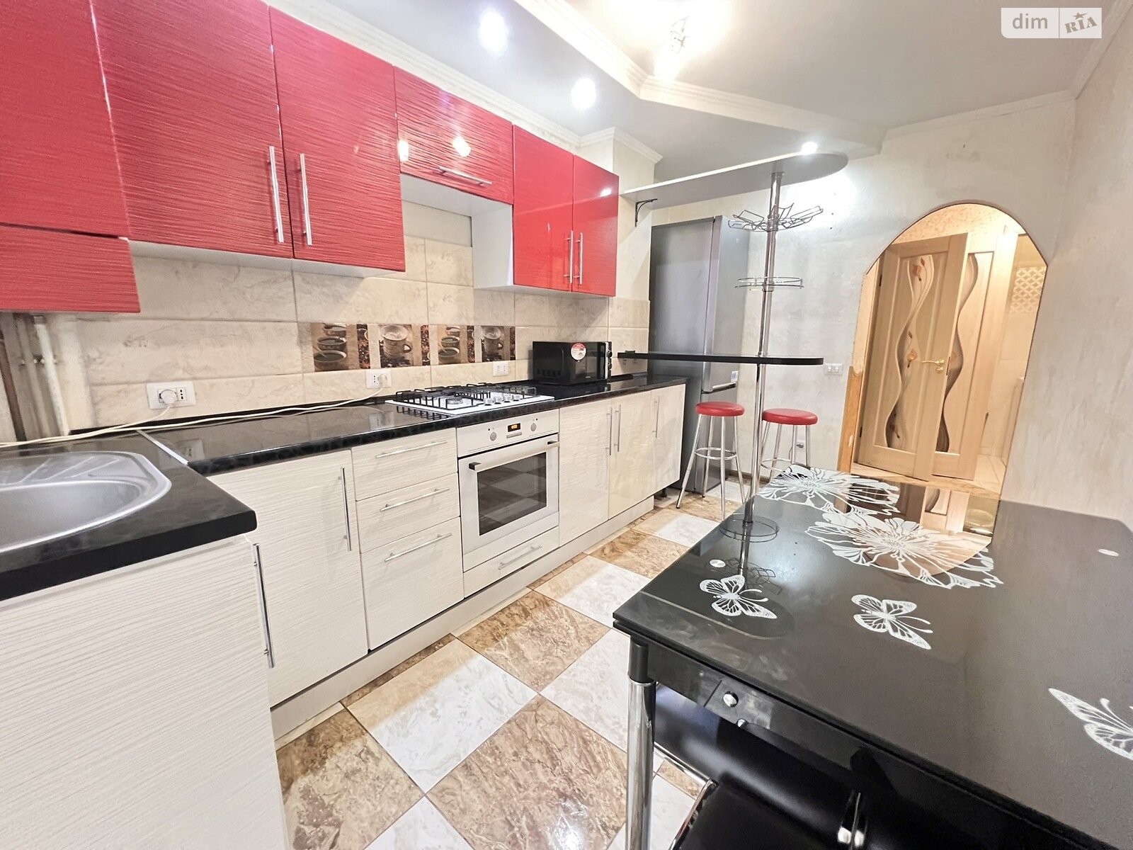 двокімнатна квартира в Тернополі, район Центр, на вул. Хмельницького Богдана в довготривалу оренду помісячно фото 1 двокімнатна квартира в Тернополі, район Центр, на вул. Хмельницького Богдана в довготривалу оренду помісячно фото 1