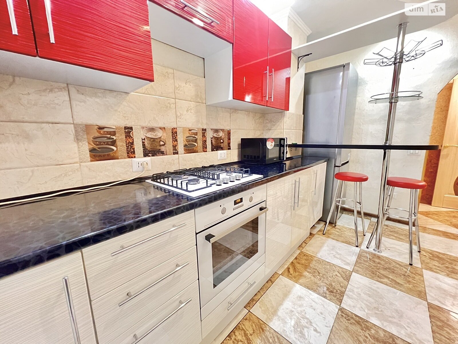 двокімнатна квартира в Тернополі, район Центр, на вул. Хмельницького Богдана в довготривалу оренду помісячно фото 1 двокімнатна квартира в Тернополі, район Центр, на вул. Хмельницького Богдана в довготривалу оренду помісячно фото 1