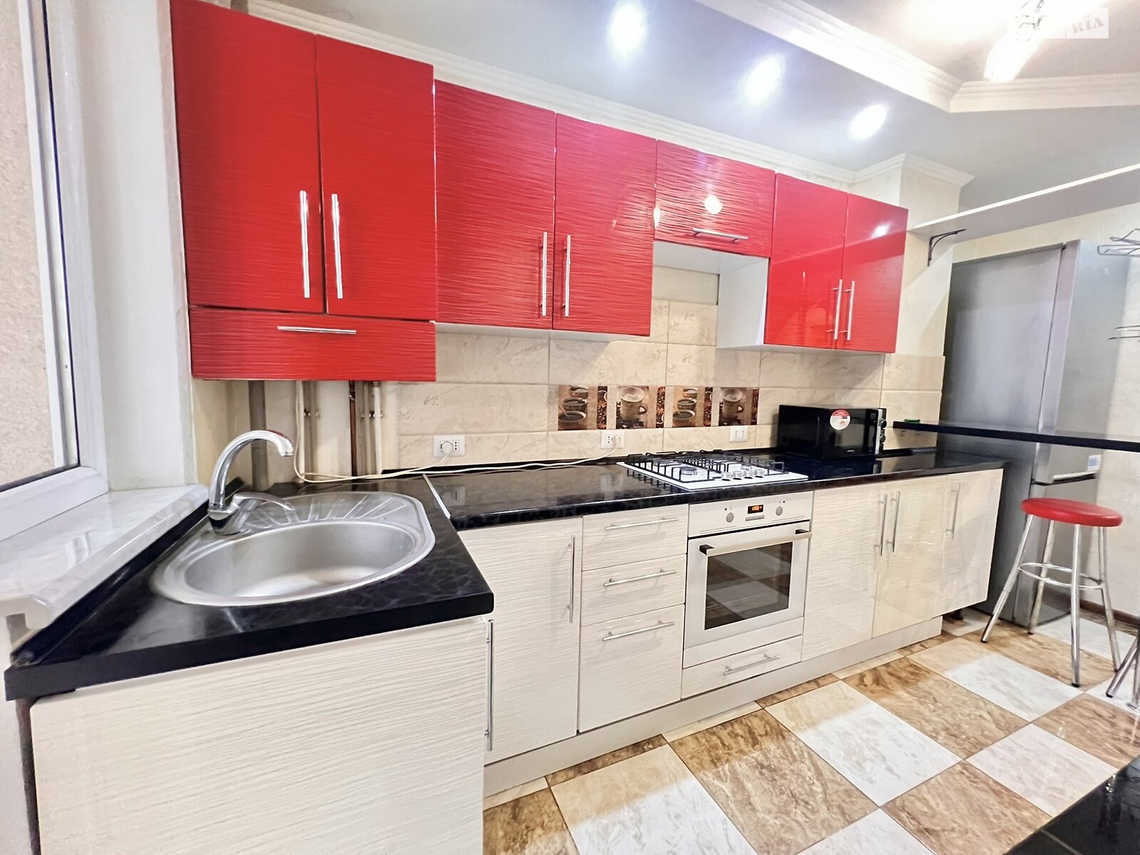 двокімнатна квартира в Тернополі, район Центр, на вул. Хмельницького Богдана в довготривалу оренду помісячно фото 1 двокімнатна квартира в Тернополі, район Центр, на вул. Хмельницького Богдана в довготривалу оренду помісячно фото 1