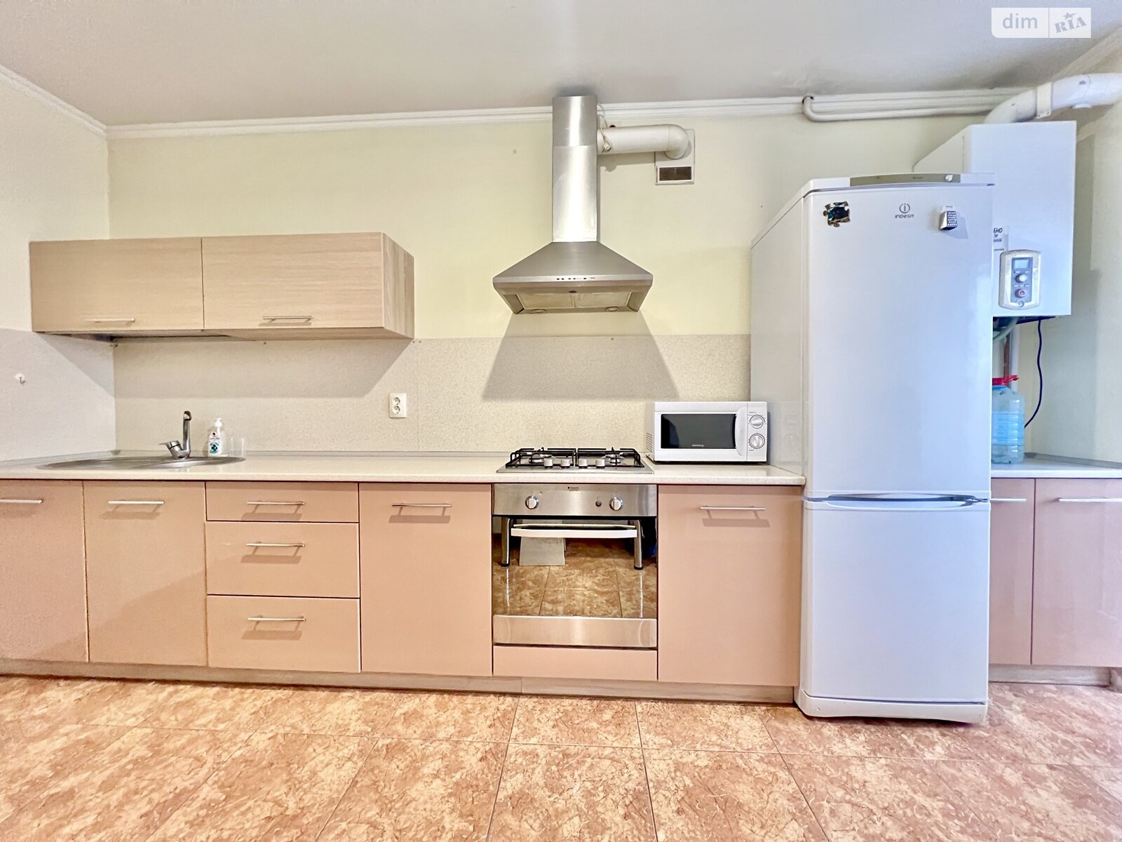 двухкомнатная квартира в Тернополе, район Центр, на ул. Хмельницкого Богдана в аренду на долгий срок помесячно фото 1