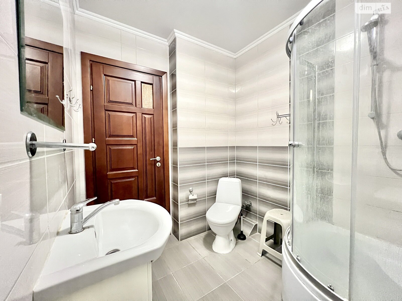 двухкомнатная квартира в Тернополе, район Центр, на ул. Хмельницкого Богдана в аренду на долгий срок помесячно фото 1