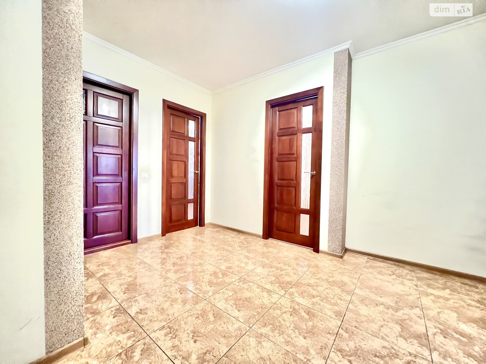 двухкомнатная квартира в Тернополе, район Центр, на ул. Хмельницкого Богдана в аренду на долгий срок помесячно фото 1