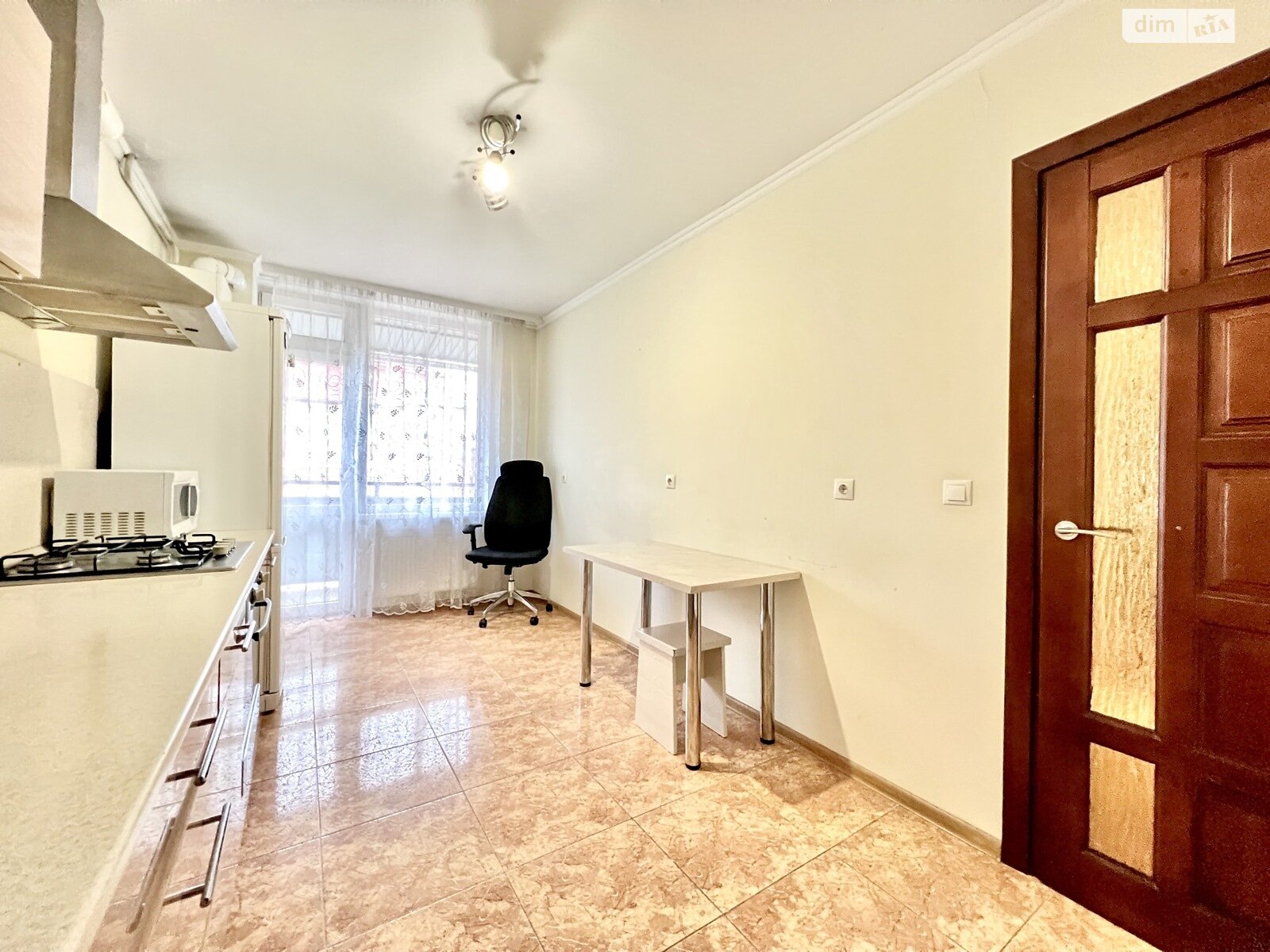 двухкомнатная квартира в Тернополе, район Центр, на ул. Хмельницкого Богдана в аренду на долгий срок помесячно фото 1