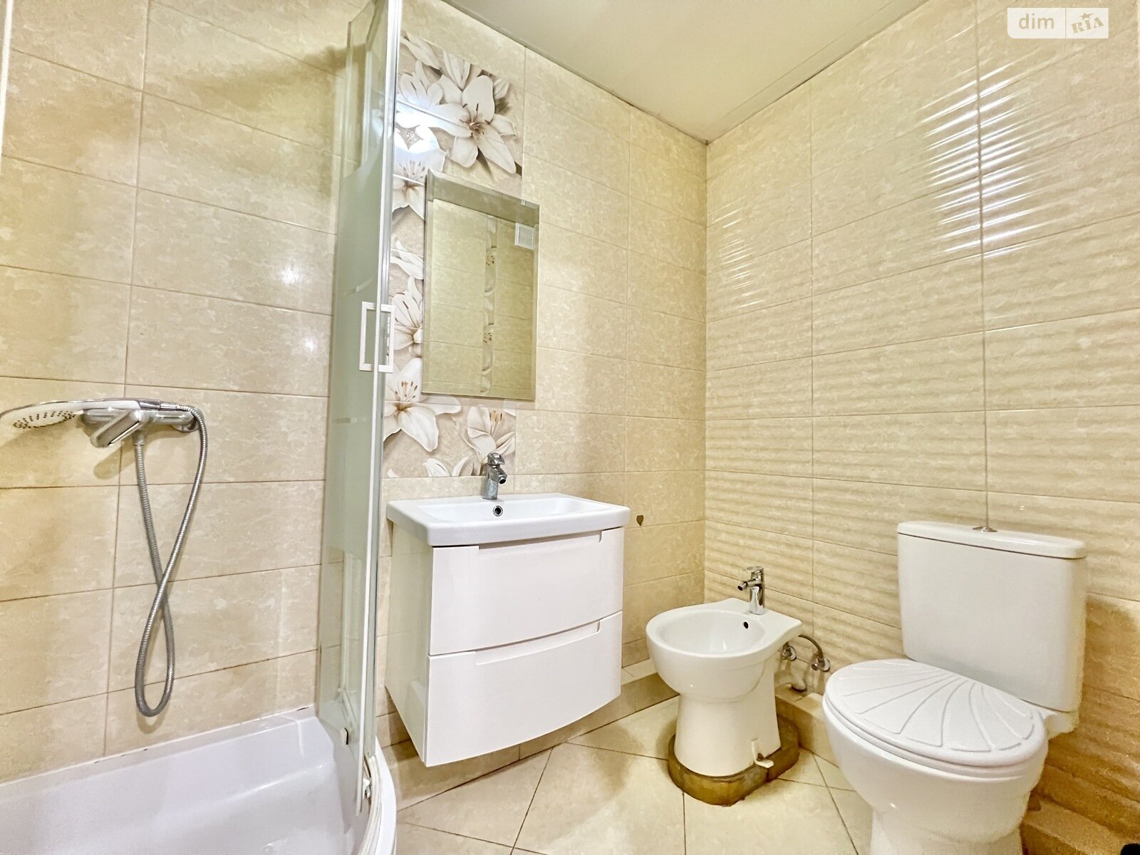 двухкомнатная квартира в Тернополе, район Центр, на ул. Хмельницкого Богдана в аренду на долгий срок помесячно фото 1