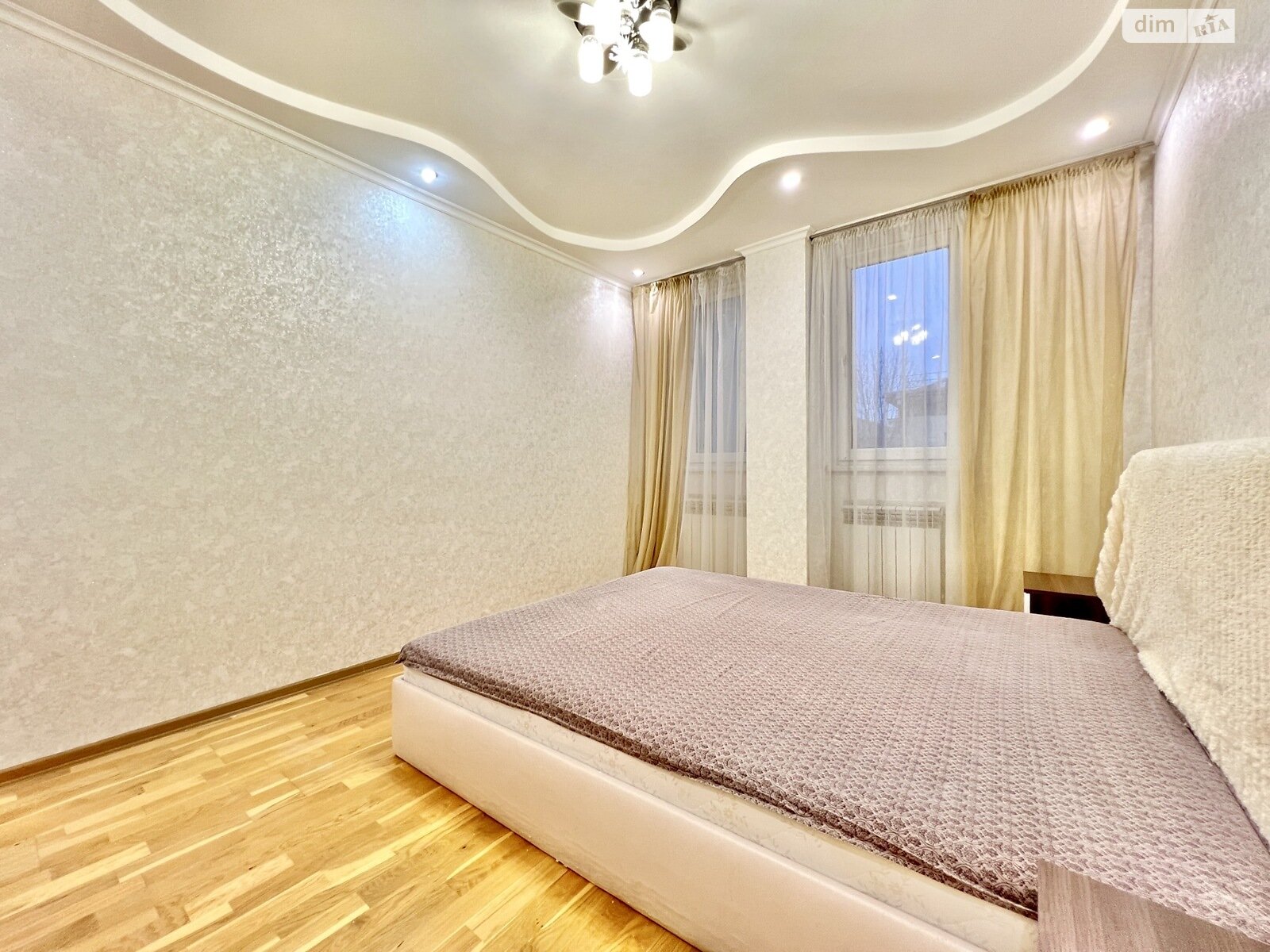 двухкомнатная квартира в Тернополе, район Центр, на ул. Хмельницкого Богдана в аренду на долгий срок помесячно фото 1