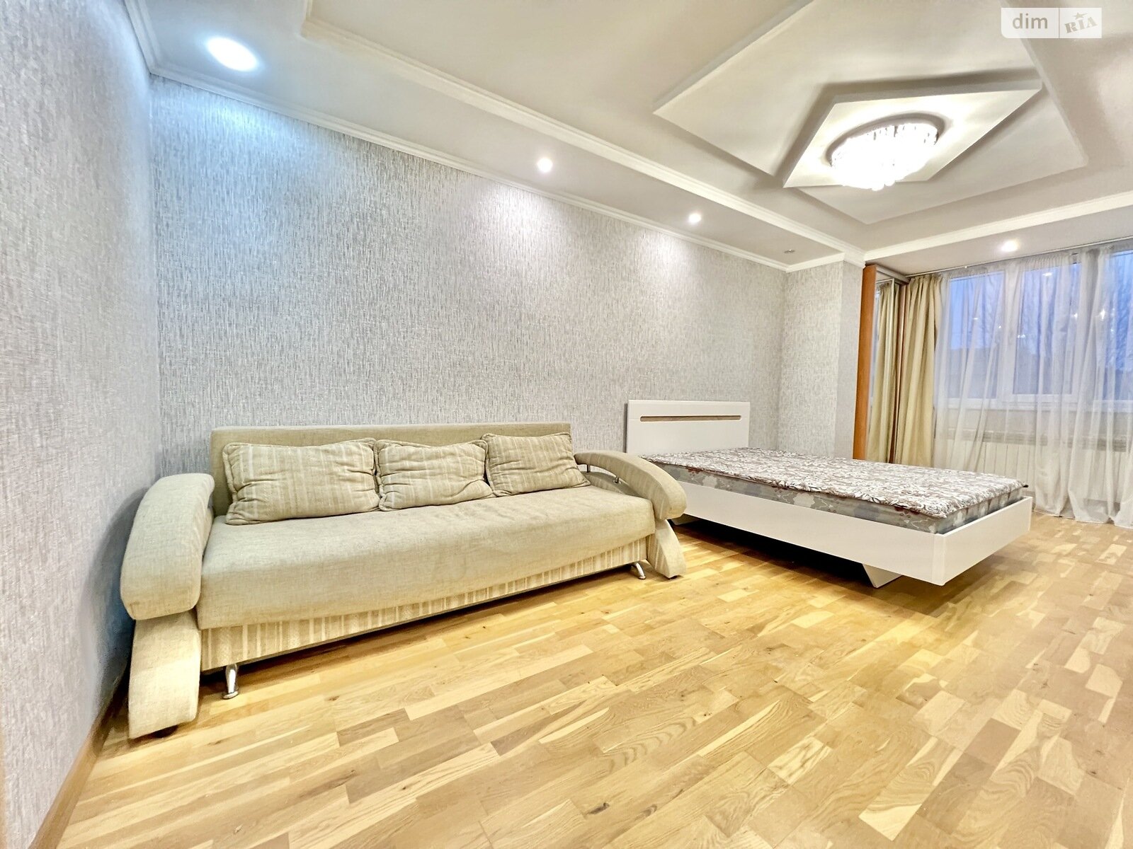 двухкомнатная квартира в Тернополе, район Центр, на ул. Хмельницкого Богдана в аренду на долгий срок помесячно фото 1