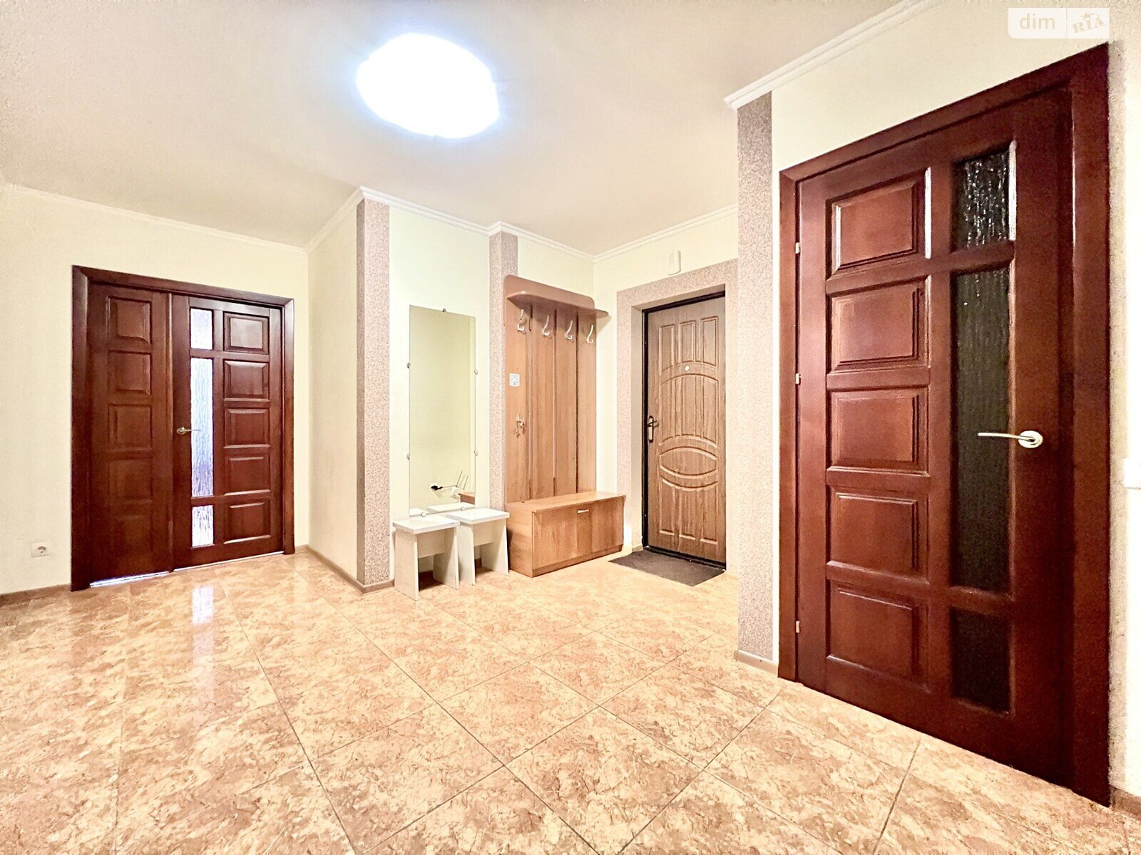 двухкомнатная квартира в Тернополе, район Центр, на ул. Хмельницкого Богдана в аренду на долгий срок помесячно фото 1