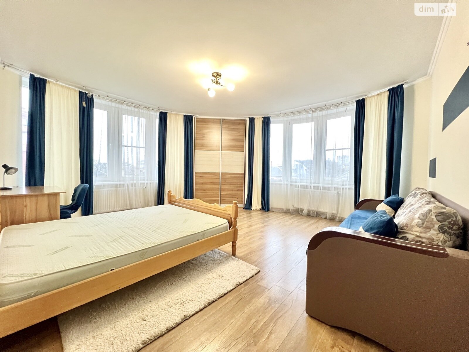 двухкомнатная квартира в Тернополе, район Центр, на ул. Хмельницкого Богдана в аренду на долгий срок помесячно фото 1