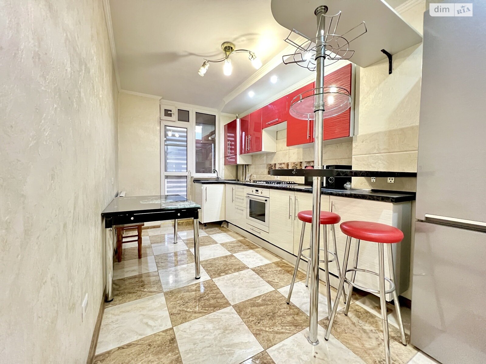 двухкомнатная квартира в Тернополе, район Центр, на ул. Хмельницкого Богдана в аренду на долгий срок помесячно фото 1