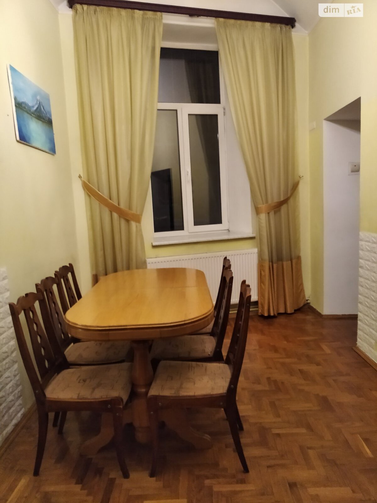 четырехкомнатная квартира в Тернополе, район Центр, на ул. Качалы 9 в аренду на долгий срок помесячно фото 1