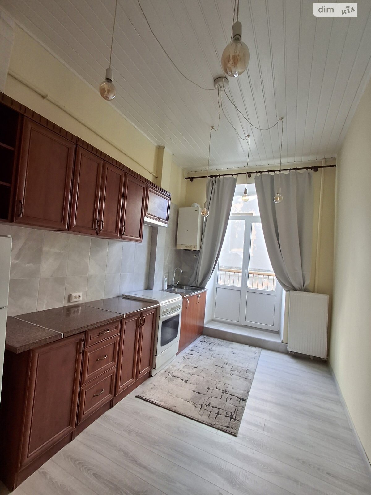 трехкомнатная квартира в Тернополе, район Центр, на ул. Каминная 4 в аренду на долгий срок помесячно фото 1 трехкомнатная квартира в Тернополе, район Центр, на ул. Каминная 4 в аренду на долгий срок помесячно фото 1