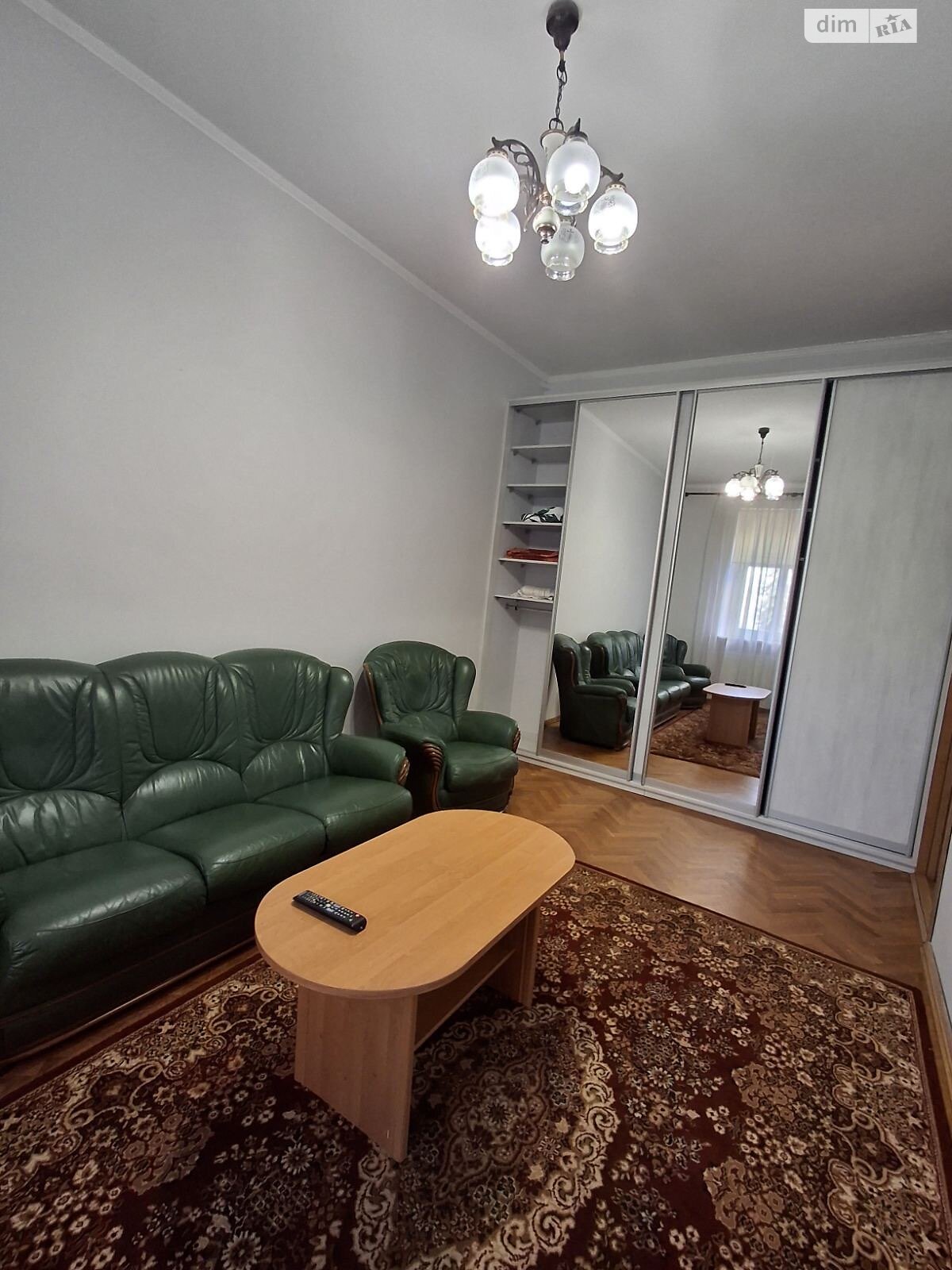 трехкомнатная квартира в Тернополе, район Центр, на ул. Каминная 4 в аренду на долгий срок помесячно фото 1 трехкомнатная квартира в Тернополе, район Центр, на ул. Каминная 4 в аренду на долгий срок помесячно фото 1