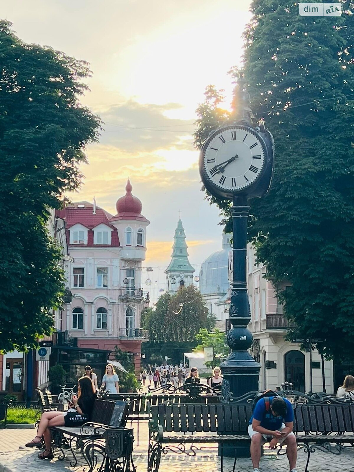 трехкомнатная квартира в Тернополе, район Центр, на ул. Коперника в аренду на долгий срок помесячно фото 1 трехкомнатная квартира в Тернополе, район Центр, на ул. Коперника в аренду на долгий срок помесячно фото 1