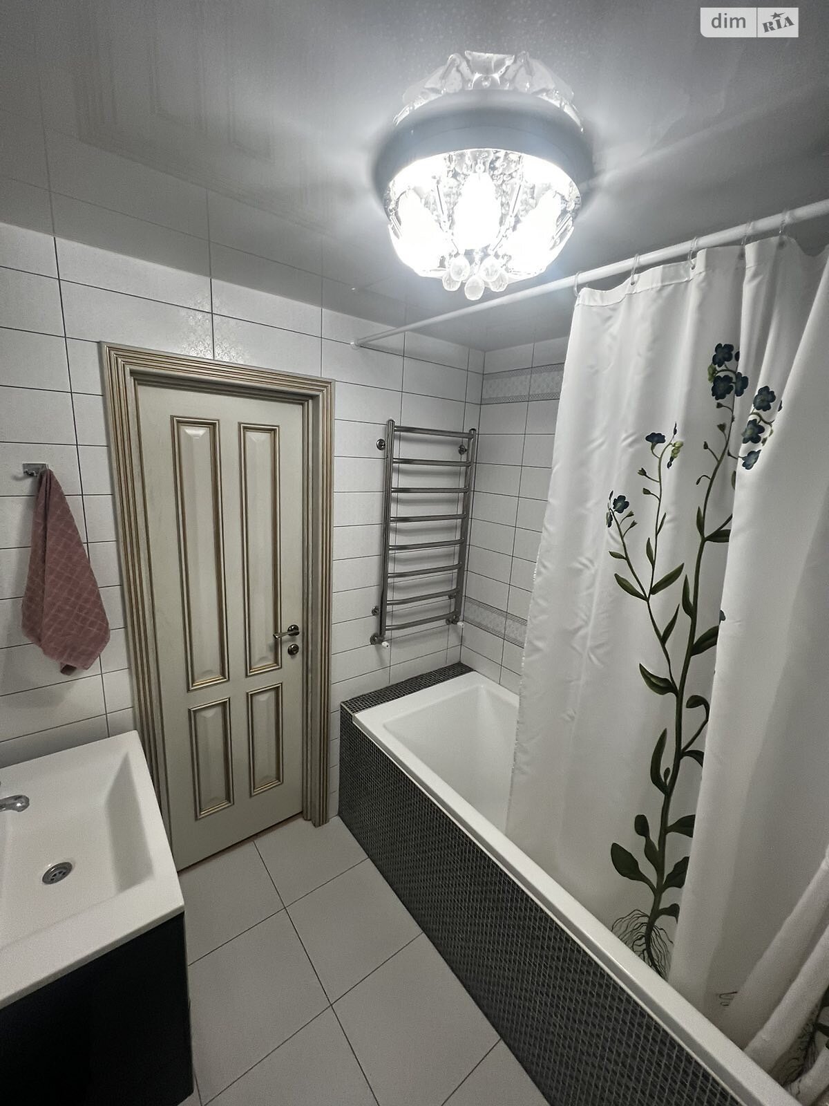 двухкомнатная квартира в Тернополе, район Центр, на ул. Крушельницкой Соломии в аренду на долгий срок помесячно фото 1