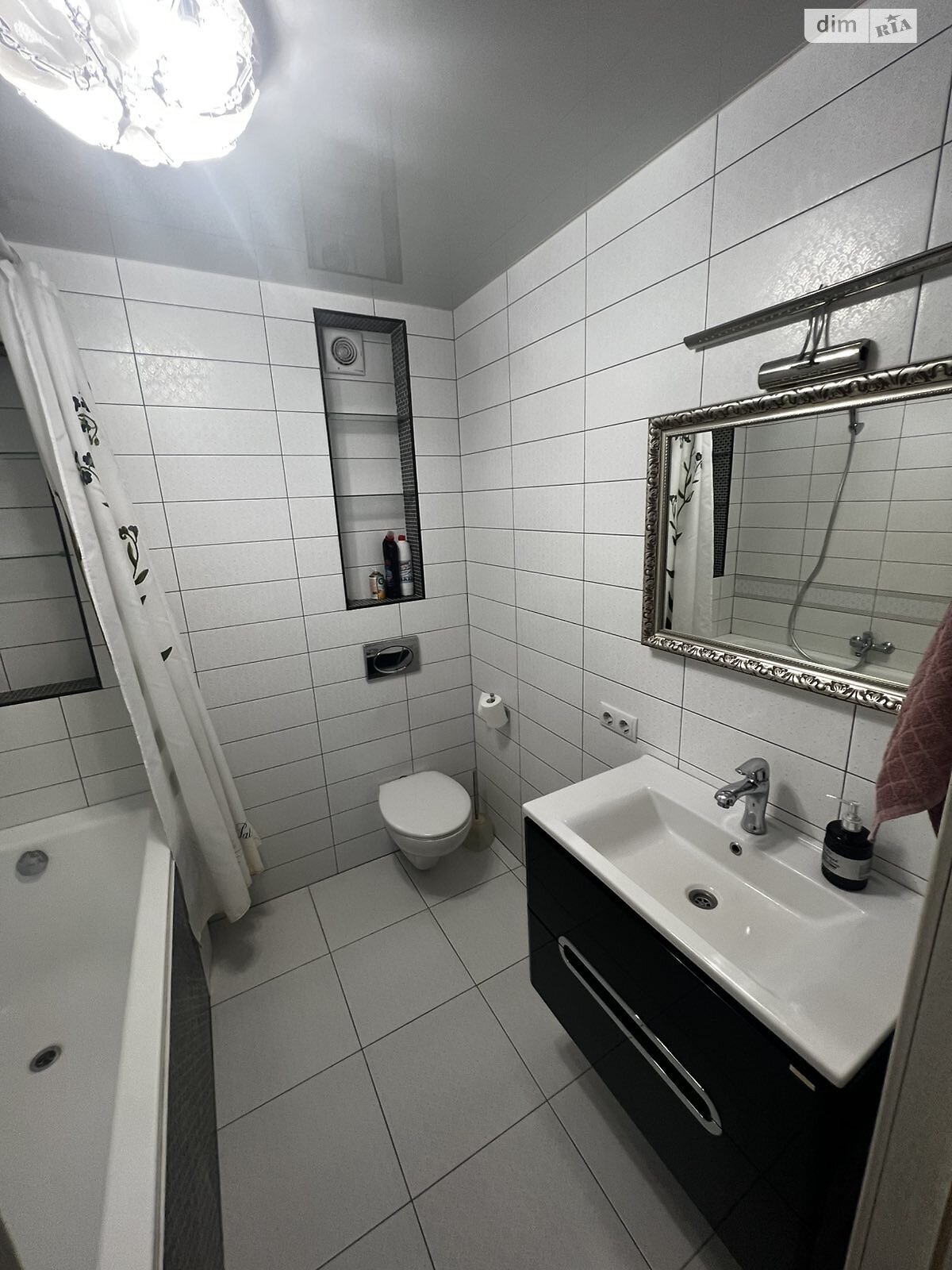 двухкомнатная квартира в Тернополе, район Центр, на ул. Крушельницкой Соломии в аренду на долгий срок помесячно фото 1