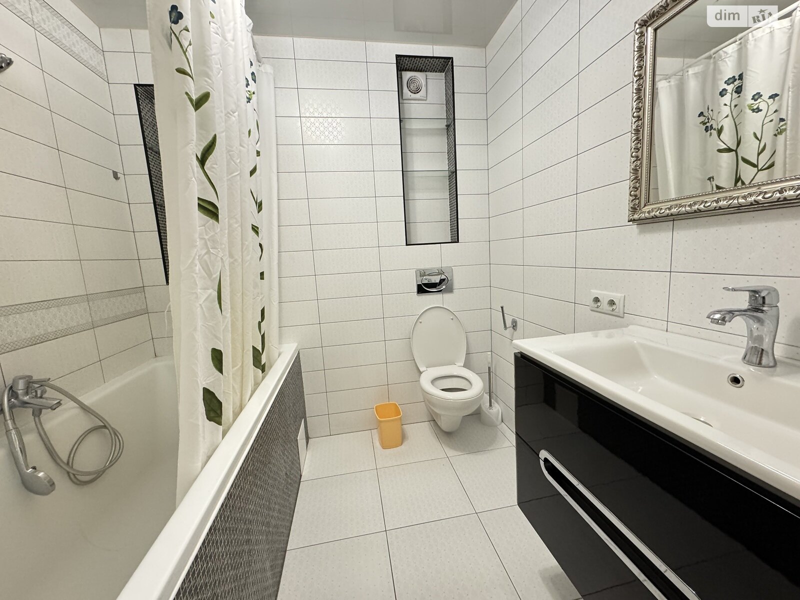 двухкомнатная квартира в Тернополе, район Центр, на ул. Крушельницкой Соломии в аренду на долгий срок помесячно фото 1