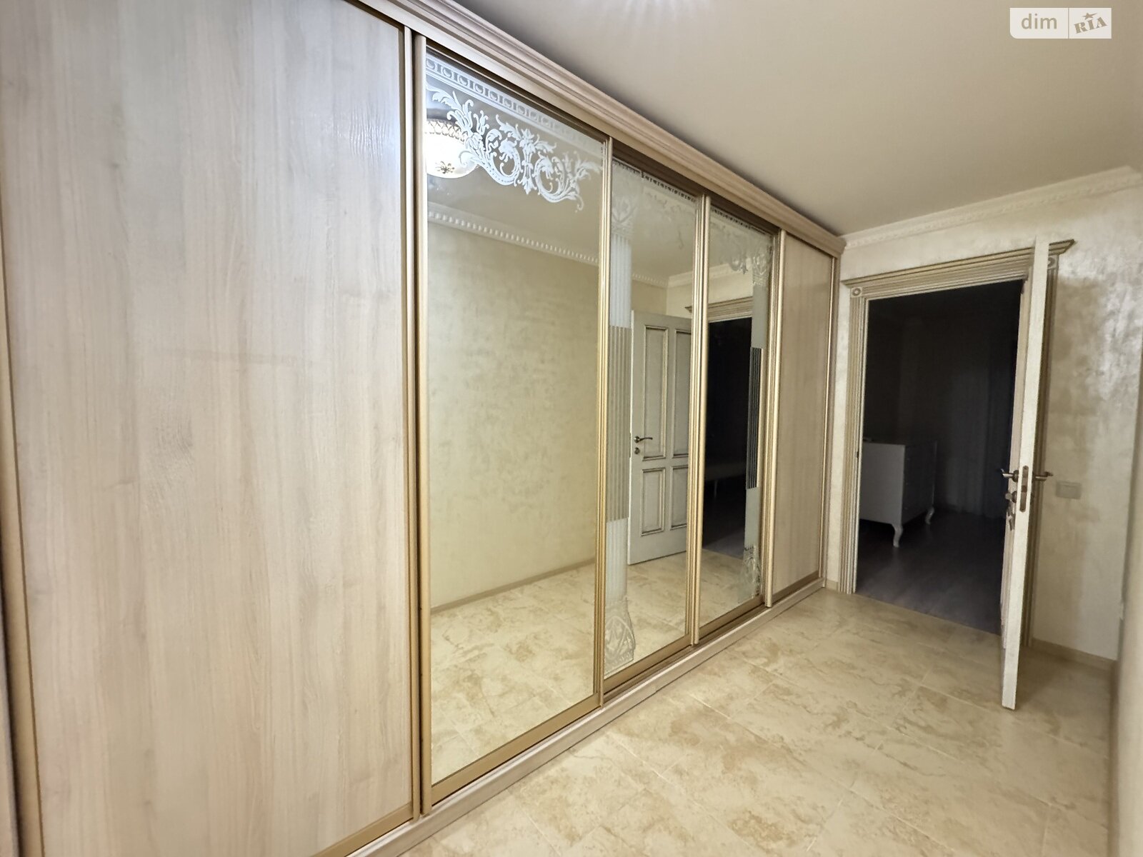 двухкомнатная квартира в Тернополе, район Центр, на ул. Крушельницкой Соломии в аренду на долгий срок помесячно фото 1