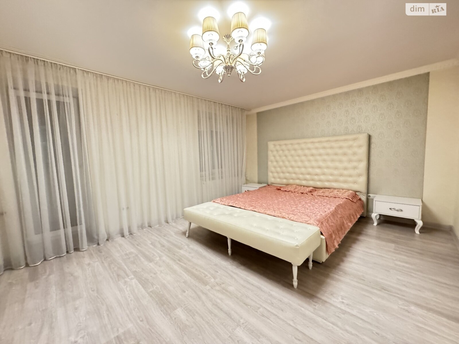 двухкомнатная квартира в Тернополе, район Центр, на ул. Крушельницкой Соломии в аренду на долгий срок помесячно фото 1