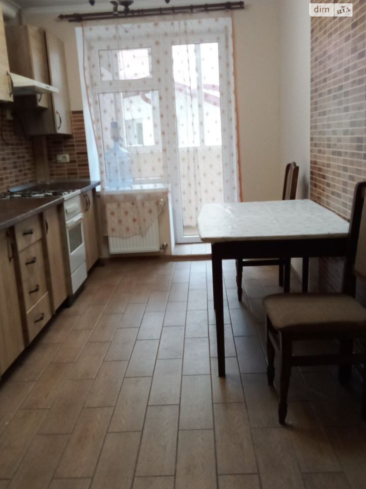 двухкомнатная квартира в Тернополе, район Центр, на ул. Крушельницкой Соломии в аренду на долгий срок помесячно фото 1 двухкомнатная квартира в Тернополе, район Центр, на ул. Крушельницкой Соломии в аренду на долгий срок помесячно фото 1