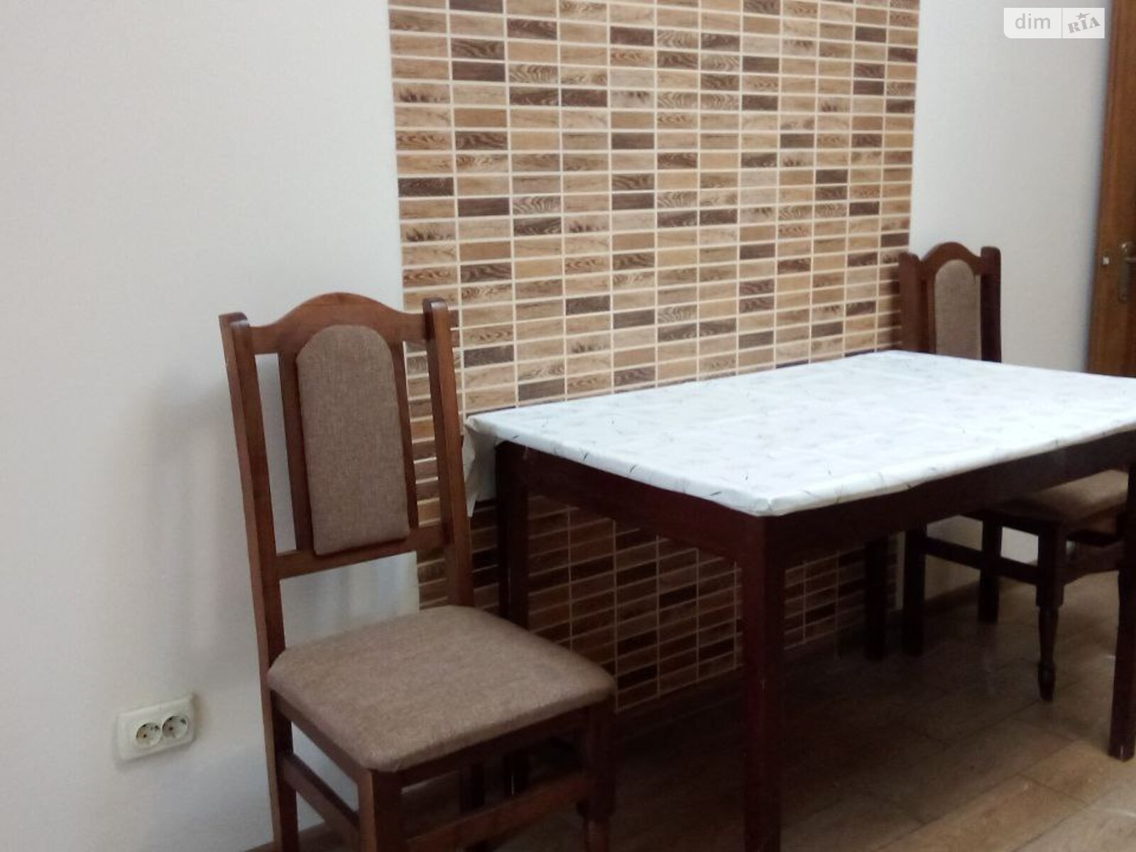 двухкомнатная квартира в Тернополе, район Центр, на ул. Крушельницкой Соломии в аренду на долгий срок помесячно фото 1 двухкомнатная квартира в Тернополе, район Центр, на ул. Крушельницкой Соломии в аренду на долгий срок помесячно фото 1