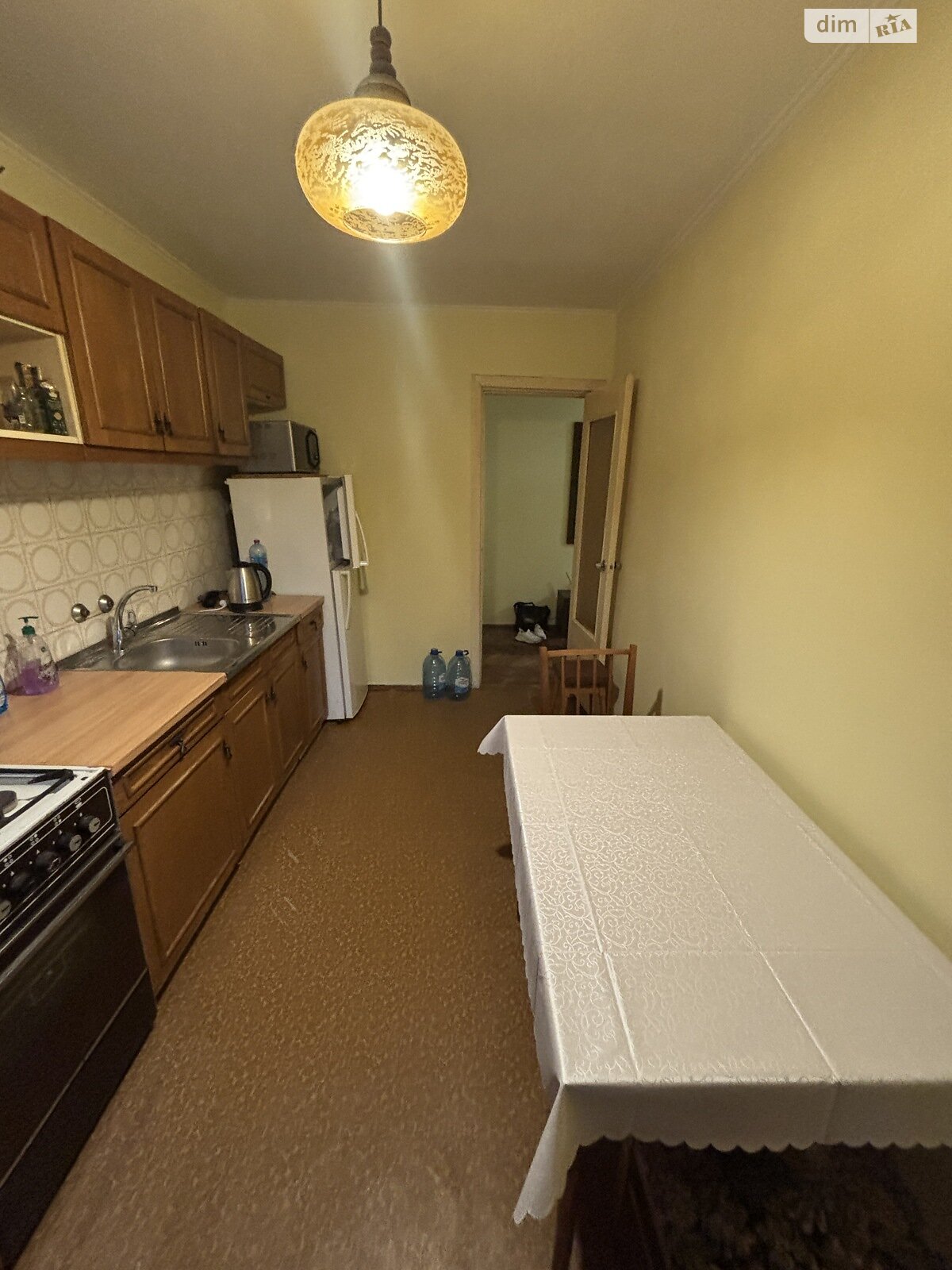 трехкомнатная квартира с мебелью в Тернополе, район Центр, на ул. Крушельницкой Соломии 1А в аренду на долгий срок помесячно фото 1