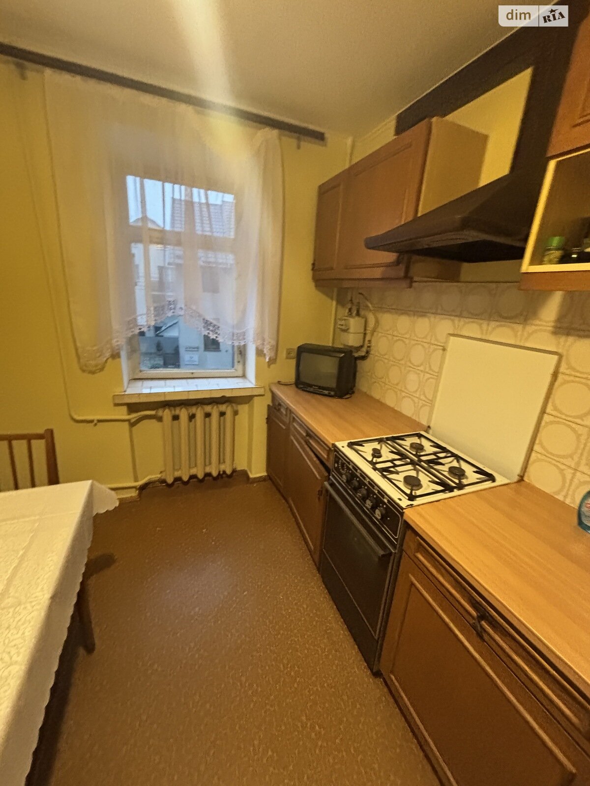 трехкомнатная квартира с мебелью в Тернополе, район Центр, на ул. Крушельницкой Соломии 1А в аренду на долгий срок помесячно фото 1