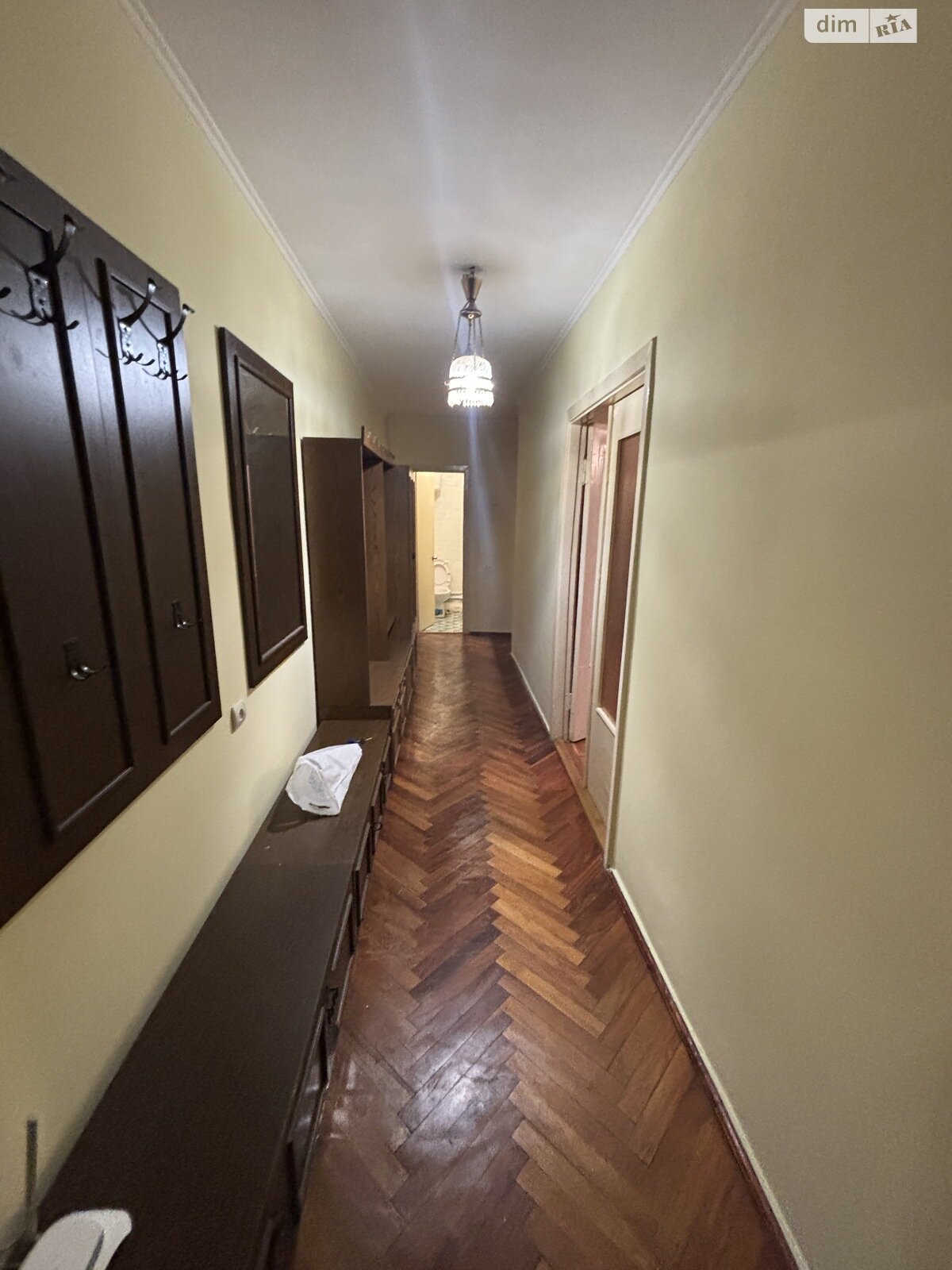 трехкомнатная квартира с мебелью в Тернополе, район Центр, на ул. Крушельницкой Соломии 1А в аренду на долгий срок помесячно фото 1