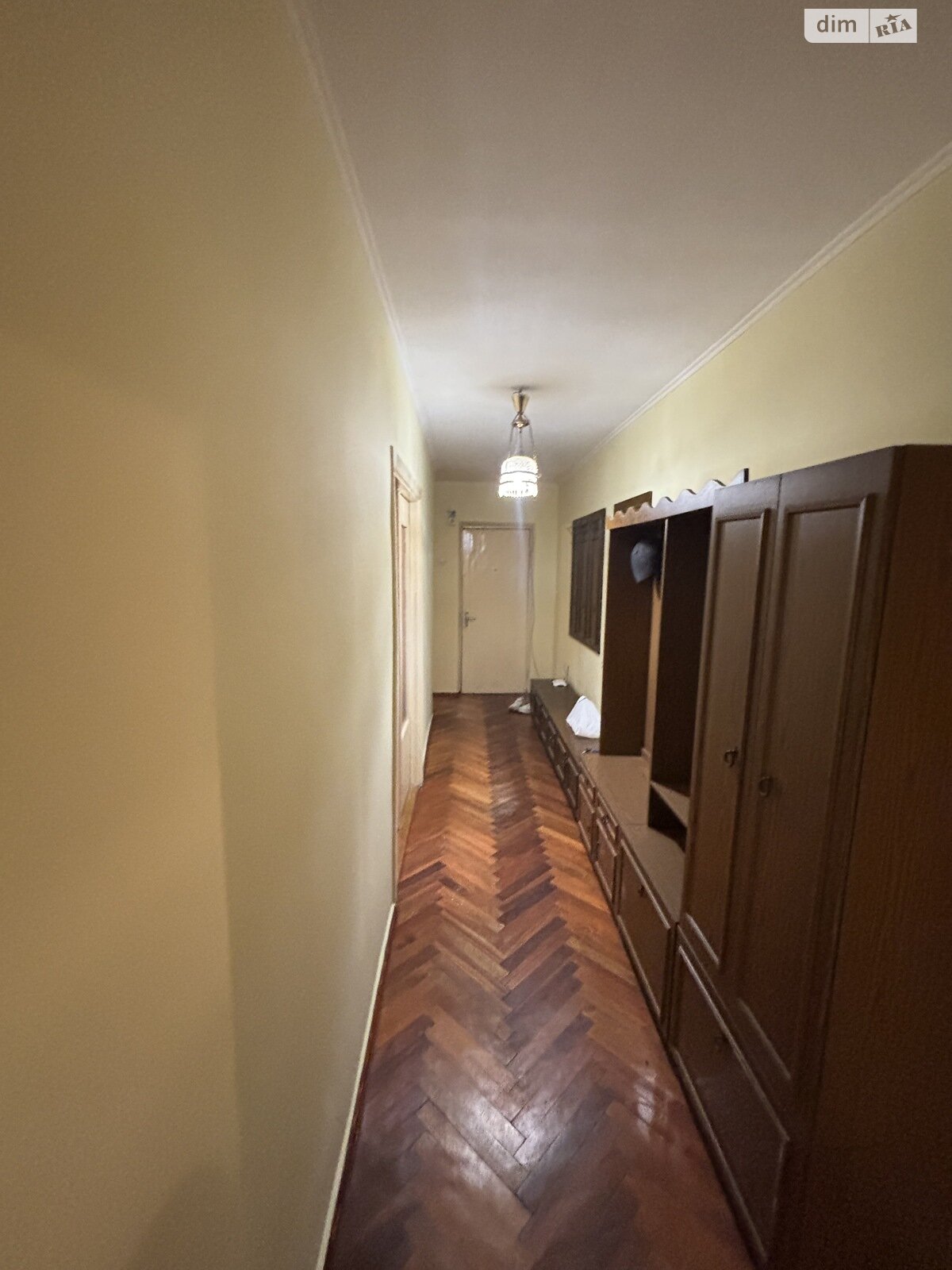 трехкомнатная квартира с мебелью в Тернополе, район Центр, на ул. Крушельницкой Соломии 1А в аренду на долгий срок помесячно фото 1