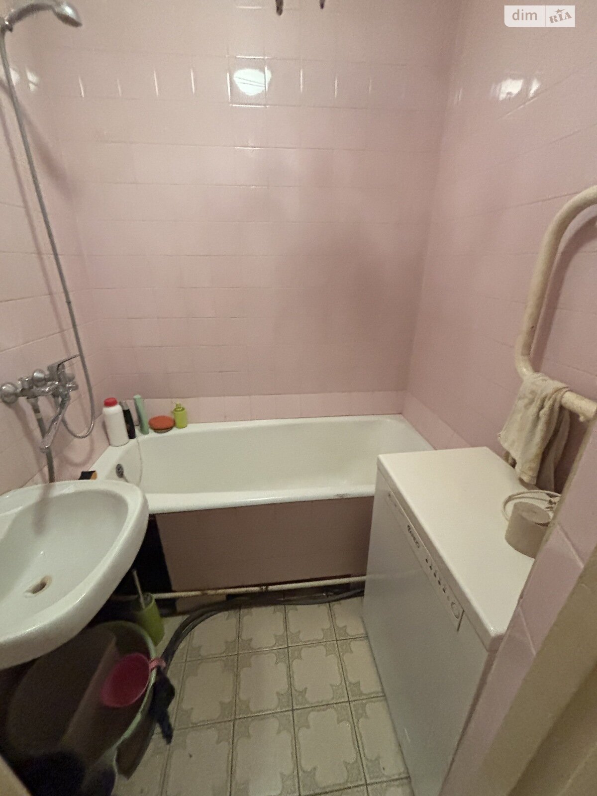 трехкомнатная квартира с мебелью в Тернополе, район Центр, на ул. Крушельницкой Соломии 1А в аренду на долгий срок помесячно фото 1