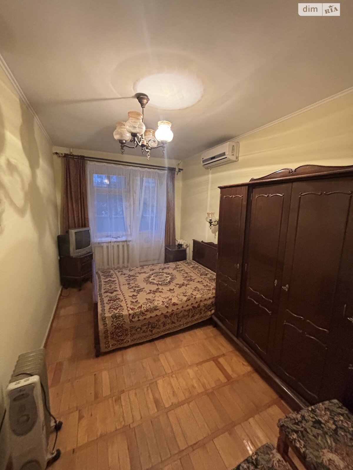 трехкомнатная квартира с мебелью в Тернополе, район Центр, на ул. Крушельницкой Соломии 1А в аренду на долгий срок помесячно фото 1