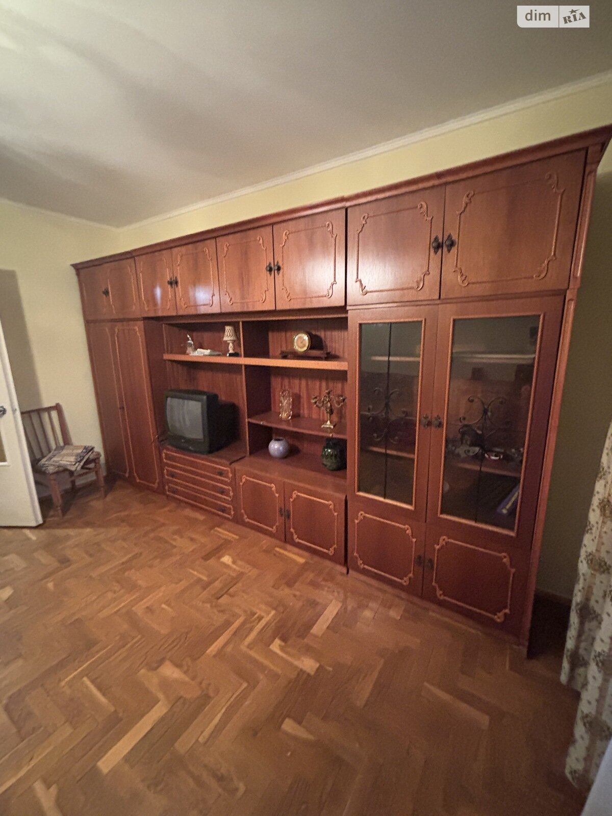 трехкомнатная квартира с мебелью в Тернополе, район Центр, на ул. Крушельницкой Соломии 1А в аренду на долгий срок помесячно фото 1